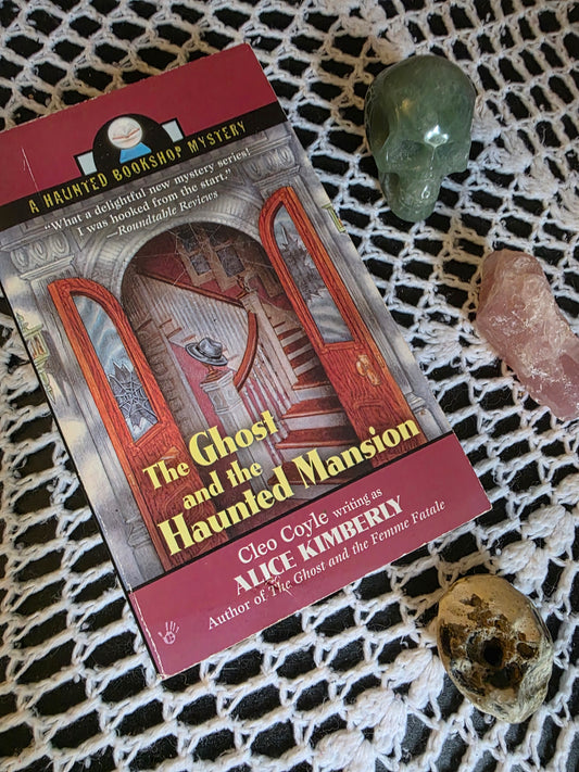 The Ghost and the Haunted Mansion, Cleo Coyle