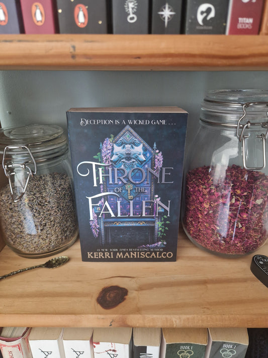 Throne of the Fallen, Kerri Maniscalco