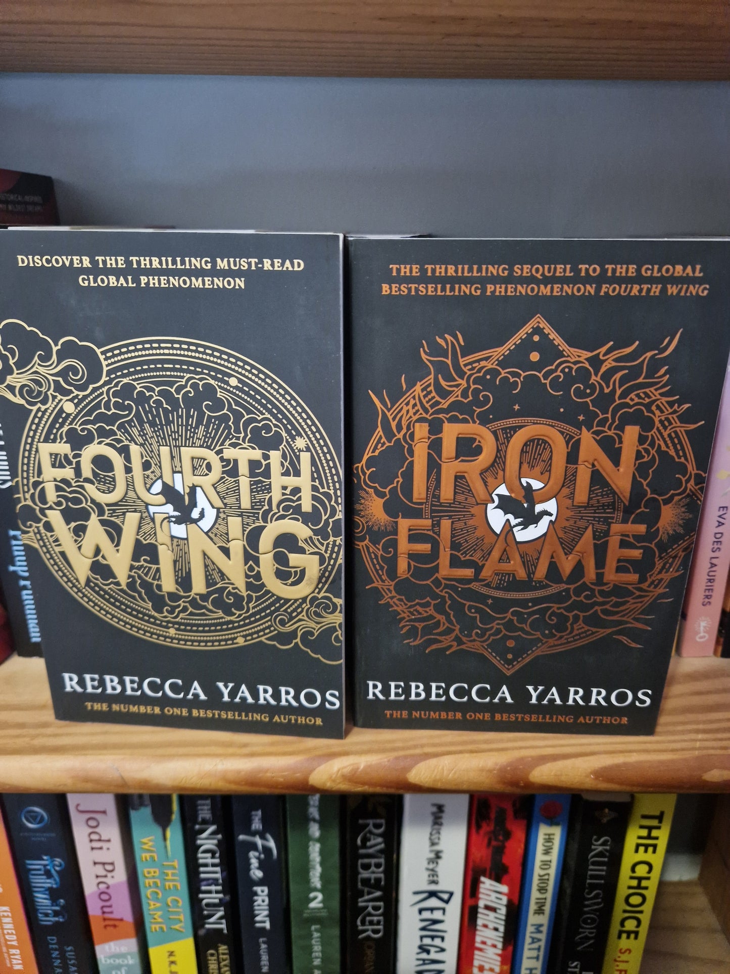 Fourth Wing Duology, Rebecca Yarros